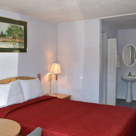 Pocono Night Lodge Bartonsville Exterior photo